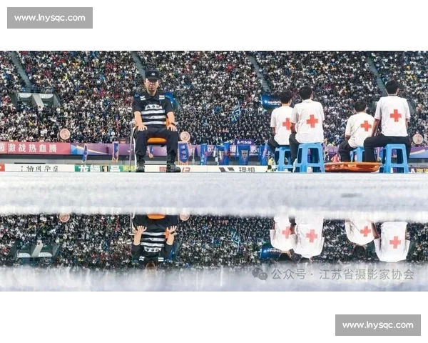 0.8% 中签率下的苏超终局:南通泰州对决点燃江苏足球狂热 0.8% 中签率下的苏超终局:南通泰州对决点燃江苏足球狂热